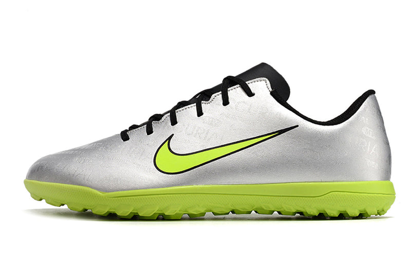 Chuteira Infantil Society Nike Mercurial Vapor 15 Club TF Prata e Verde "Anniversary 25 Years"